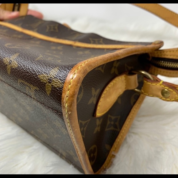 Authentic LOUIS VUITTON Popincourt Ron Long Strap - Picture 5 of 14